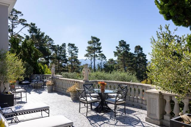 3930 Via Mar Monte, Carmel CA: https://media.crmls.org/mediaz/c9fe5cfa-059a-4170-8cc4-f1880d38edd6.jpg