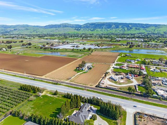 11580 Monterey Road, Gilroy CA: https://media.crmls.org/mediaz/c9fe9669-40b5-4ae0-8323-f3495d42417a.jpg