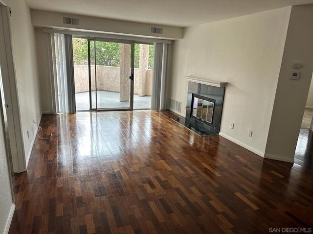 7248 Camino Degrazia, San Diego CA: https://media.crmls.org/mediaz/c9feb579-e7bd-4c4a-9d7e-6b1a3ef323df.jpg