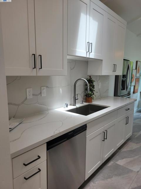 33039 Palmetto Dr, Union City CA: https://media.crmls.org/mediaz/c9feb7a7-f61f-4bcf-ad7d-33d2160780fd.jpg