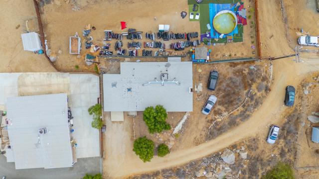 28587 Goetz Rd, Canyon Lake CA: https://media.crmls.org/mediaz/c9feb957-8166-4993-87a2-ea68a875495c.jpg