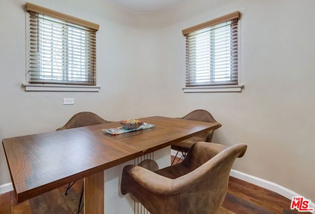 7220 10th Avenue, Los Angeles CA: https://media.crmls.org/mediaz/c9febf25-1ea8-4ff2-bb28-81655b52f5ed.jpg