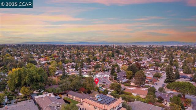 3503 Highland Ave, Redwood City CA: https://media.crmls.org/mediaz/c9ff10fb-9ab3-438c-b971-6b6db5e8e96f.jpg