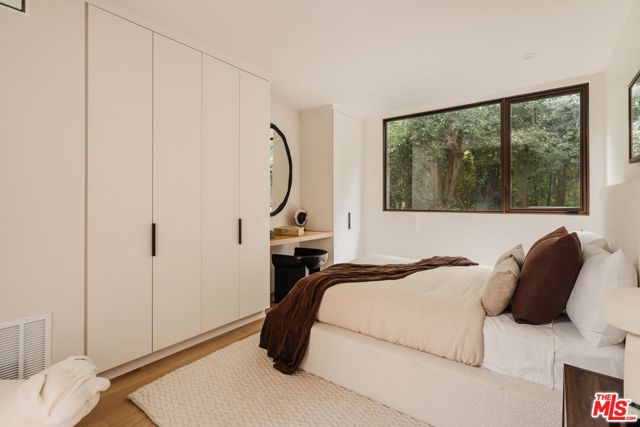 744 Amoroso Place, Venice CA: https://media.crmls.org/mediaz/c9ff2ae6-9b05-4432-8e0b-c0364d0a7db7.jpg
