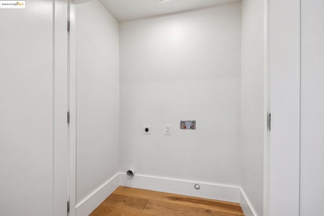 2312 Eighth St, Berkeley CA: https://media.crmls.org/mediaz/c9ff8c66-bd6f-4e42-8f8f-5c52305c825f.jpg