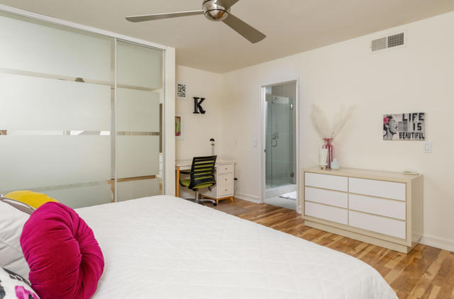 2910 Calle Loreto, Palm Springs CA: https://media.crmls.org/mediaz/c9ff9e47-a7c4-4c75-9eb4-a2c56d5bcee3.jpg