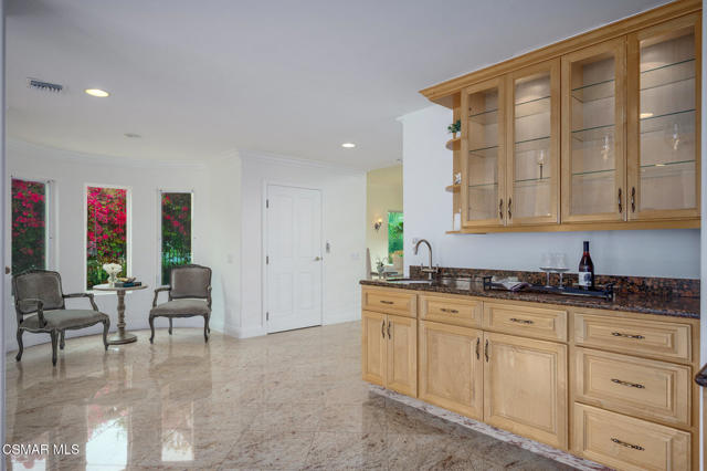 7111 Los Coyotes Place, Camarillo CA: https://media.crmls.org/mediaz/c9ffddcb-aa09-4681-975a-cbb11b17d860.jpg