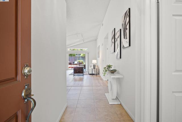 139 Justin Cir, Alameda CA: https://media.crmls.org/mediaz/ca00d121-a9c9-4531-ac1e-d0430d1500c1.jpg