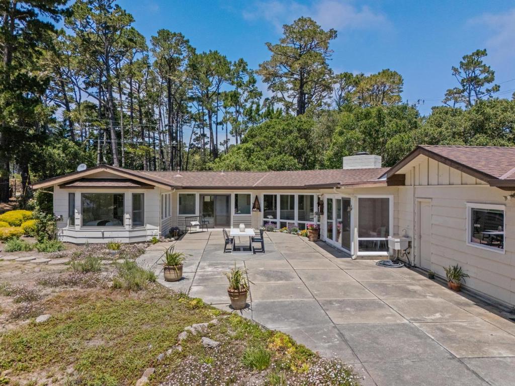 1209 Atajo Way