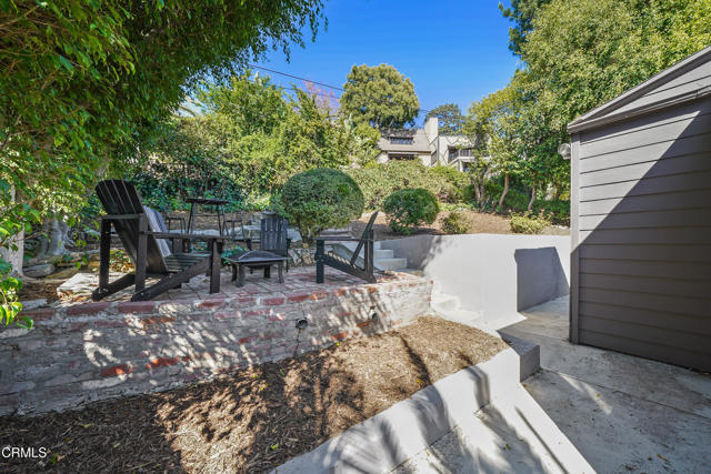 3961 Cumberland Avenue, Los Angeles CA: https://media.crmls.org/mediaz/ca0200e5-0c0c-41d6-bdb1-cbcc87959304.jpg