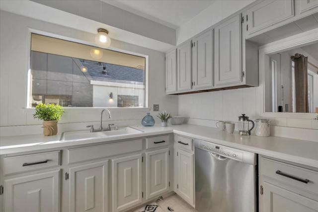 103 Darlington ln, Soquel CA: https://media.crmls.org/mediaz/ca0207ab-f207-4ccd-922b-155f2208267e.jpg