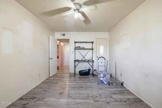 Detail Gallery Image 5 of 25 For 574 Ebbtide Cir, Port Hueneme,  CA 93041 - 3 Beds | 2 Baths