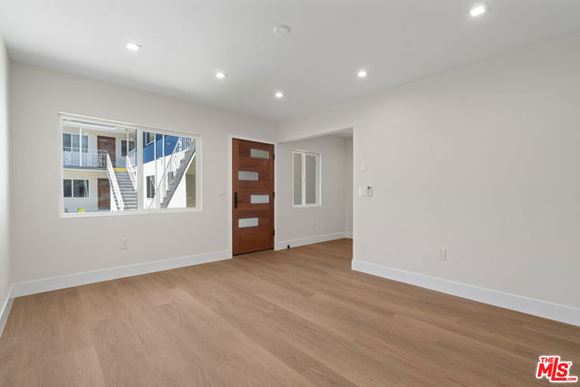 420 S Sepulveda Boulevard, Los Angeles CA: https://media.crmls.org/mediaz/ca028793-781a-4d32-b14c-f55cfcb8a05d.jpg