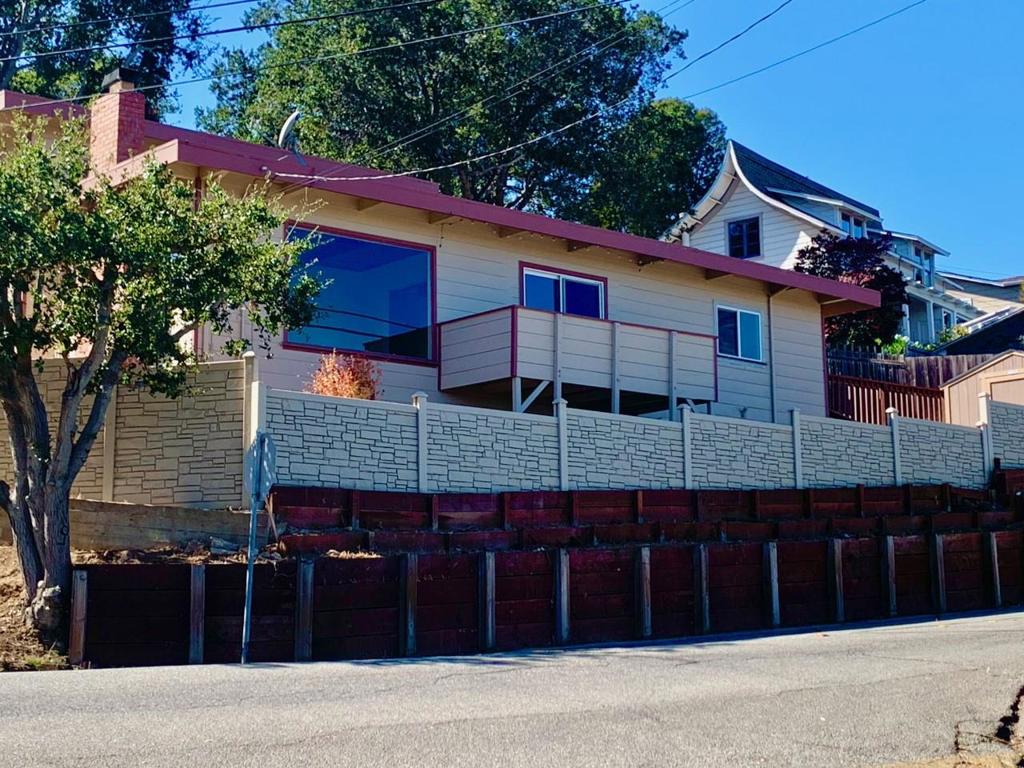 100 Virginia Avenue