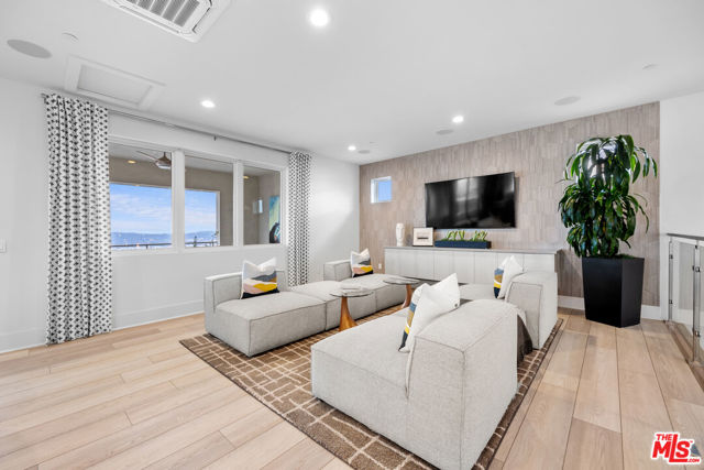 20378 W Marlow Lane, Porter Ranch CA: https://media.crmls.org/mediaz/ca03d344-3521-492c-8c4b-2589bd041add.jpg