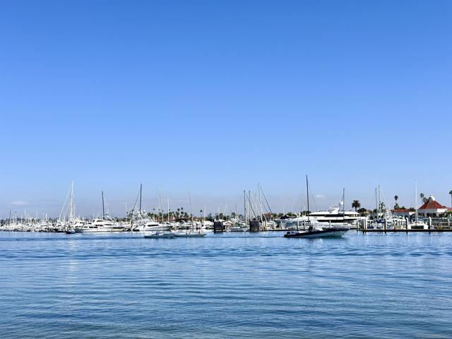 370 Rosecrans St, San Diego CA: https://media.crmls.org/mediaz/ca0433fa-118b-41f2-88e4-bd20bd6edb9c.jpg