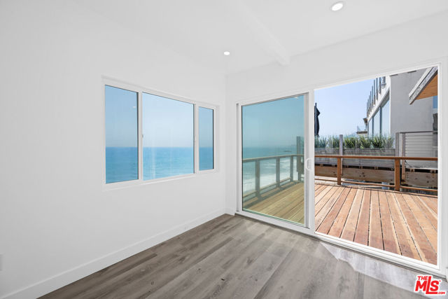 25154 Malibu Rd, Malibu CA: https://media.crmls.org/mediaz/ca058210-ace2-43c1-9220-9fa5df4b12b2.jpg
