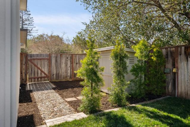 900 Highlands Circle, Los Altos CA: https://media.crmls.org/mediaz/ca05cea9-0012-41be-b0b0-88e8c29c2947.jpg