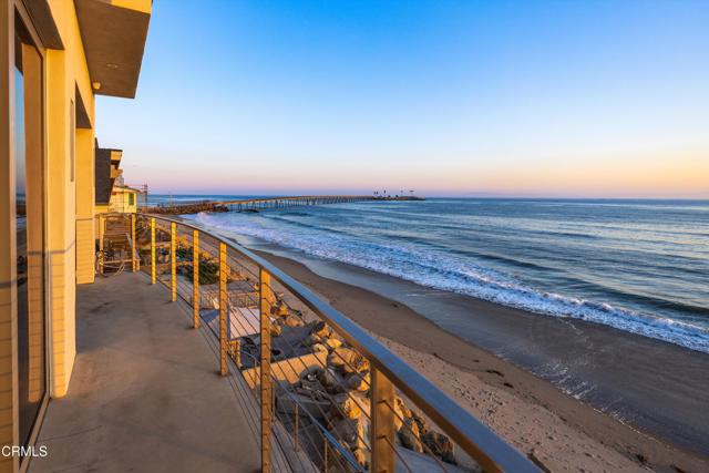 6768 Breakers Way, Ventura CA: https://media.crmls.org/mediaz/ca05d279-9701-4d9d-999d-066156019c37.jpg