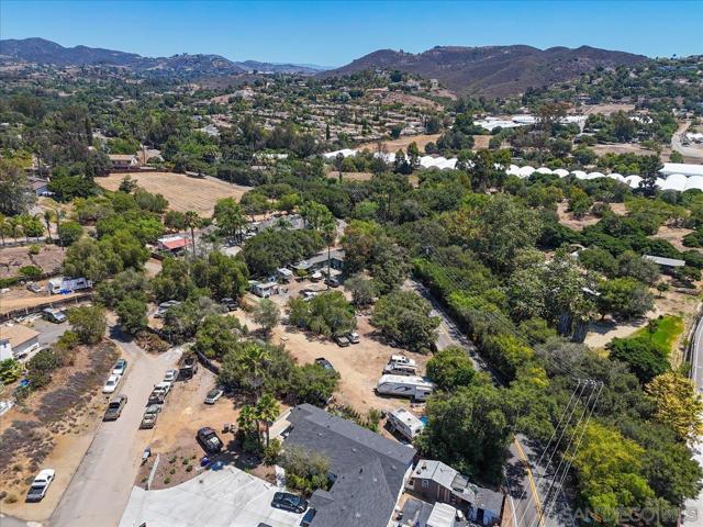 1960 Buena Creek Rd, Vista CA: https://media.crmls.org/mediaz/ca068df8-e912-420f-b021-4668efe16308.jpg