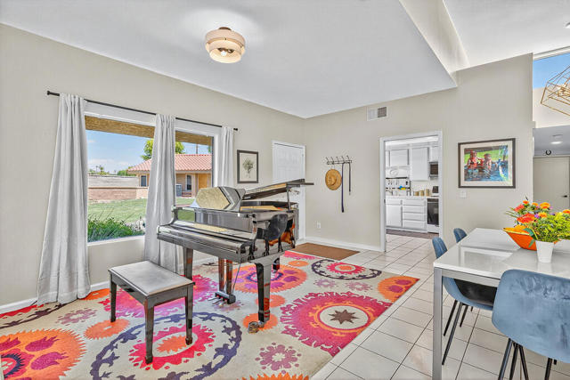 41531 Colada Court, Palm Desert CA: https://media.crmls.org/mediaz/ca06aef1-abd3-4b5f-9d1d-7dcd719ac97c.jpg