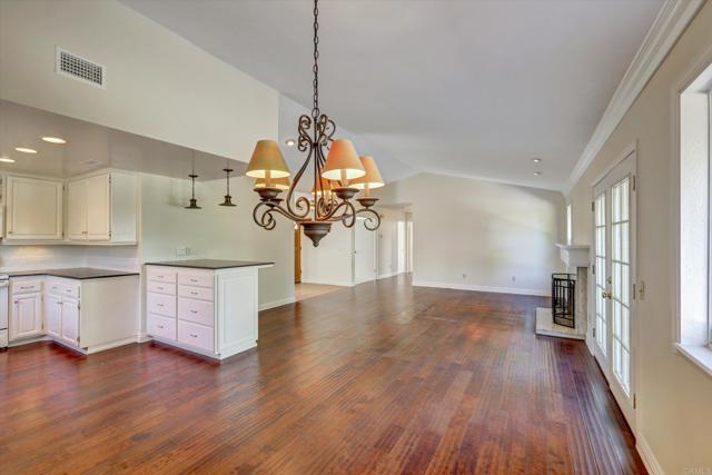 Detail Gallery Image 6 of 24 For 2754 Inverness Dr, Carlsbad,  CA 92010 - 3 Beds | 2 Baths