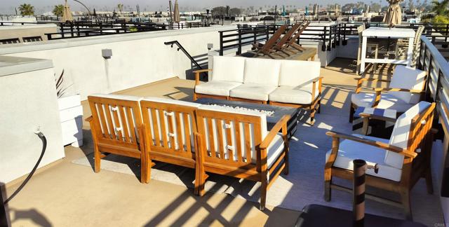 1570 Vista Del Mar Way, Oceanside CA: https://media.crmls.org/mediaz/ca0785db-0754-4c85-8300-10678c1666ce.jpg