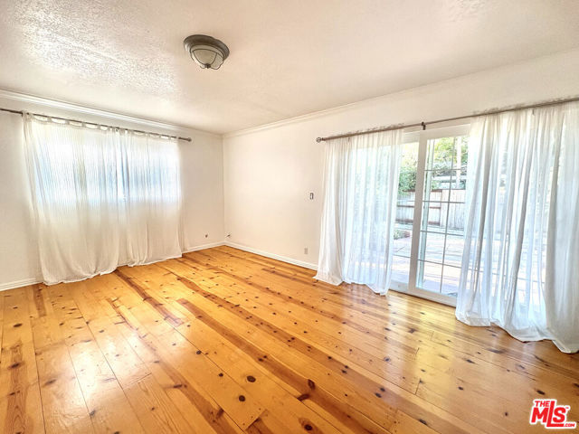 754 Fernando Street, Ojai CA: https://media.crmls.org/mediaz/ca07ef9e-c9a1-4ab3-8f35-fff2995e40ee.jpg