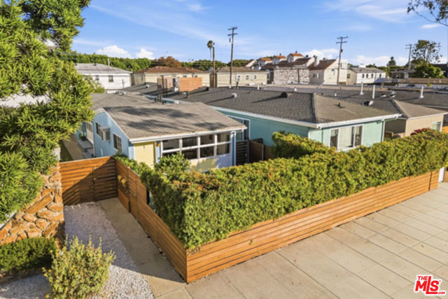 2404 Ocean Park Boulevard photo 2