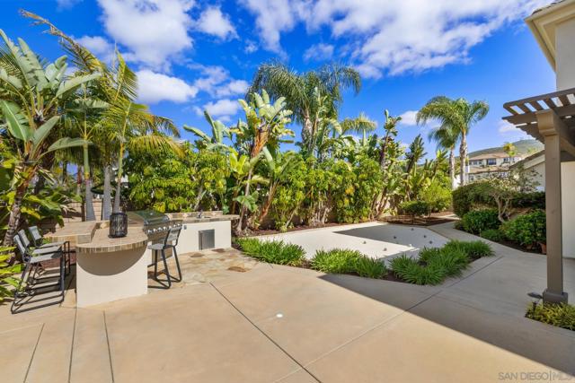 10263 Winecreek Ct, San Diego CA: https://media.crmls.org/mediaz/ca09962a-6b68-495a-8288-1464c9cd99cc.jpg