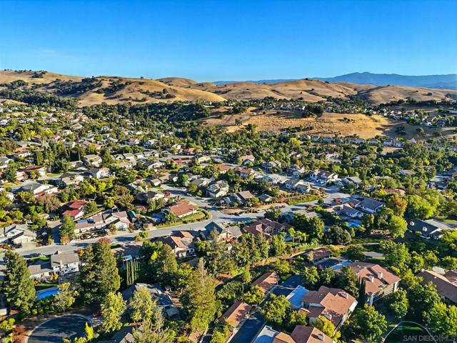 3097 High Meadow Ln, San Jose CA: https://media.crmls.org/mediaz/ca09e412-4b36-47ca-b84c-6318aa4dbd8e.jpg