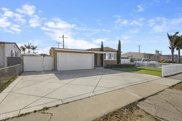 Detail Gallery Image 2 of 29 For 915 Maplewood Way, Port Hueneme,  CA 93041 - 3 Beds | 2 Baths
