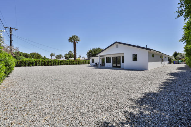 32299 Whispering Palms Trail, Cathedral City CA: https://media.crmls.org/mediaz/ca0a48b6-8163-4288-9531-556b1378ec16.jpg