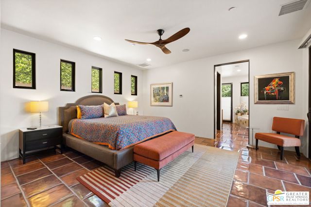 248 E Palo Verde Avenue, Palm Springs CA: https://media.crmls.org/mediaz/ca0bb9cc-c5a8-4453-ab06-570848a32dbe.jpg