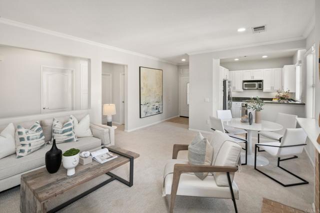 Detail Gallery Image 3 of 28 For 12657 Elisa Lane #200,  San Diego,  CA 92128 - 2 Beds | 2 Baths