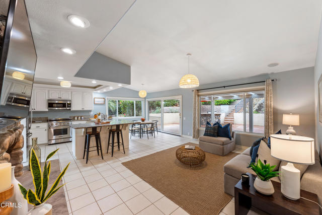 7017 Sonora Court, Ventura CA: https://media.crmls.org/mediaz/ca0cb60c-e955-46bc-8a04-40d67306b980.jpg