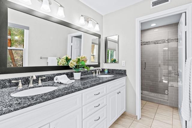 Detail Gallery Image 14 of 44 For 5940 Mission Center Rd #C,  San Diego,  CA 92123 - 2 Beds | 2/1 Baths