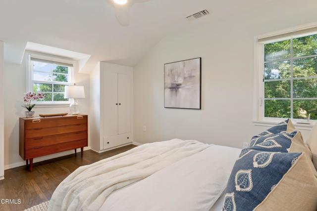 1236 New York Drive, Altadena CA: https://media.crmls.org/mediaz/ca0dbcdb-6263-469d-8e3c-b84f0c08e5db.jpg