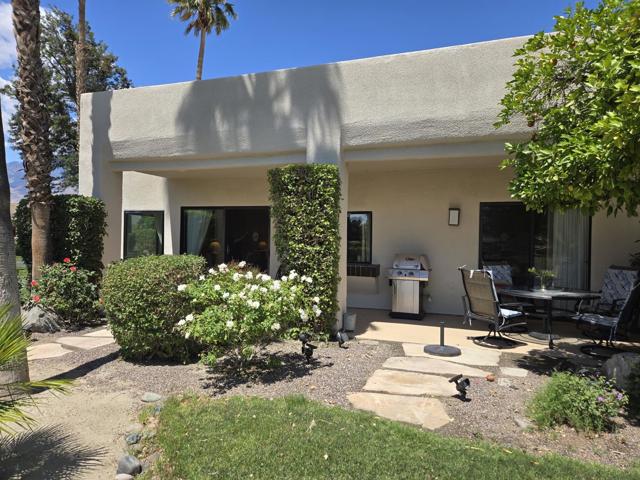 28548 Taos Court, Cathedral City CA: https://media.crmls.org/mediaz/ca0dd309-98b0-45fe-945f-758514303c7a.jpg