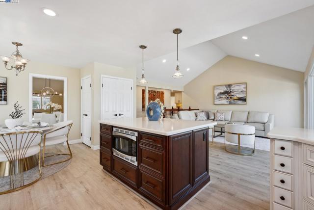 Image 18 of 60 For 4919 Monaco Dr