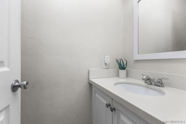 2414 1/2 Grove Ave, San Diego CA: https://media.crmls.org/mediaz/ca0e8a26-2241-41f1-8105-98b999e06cdb.jpg