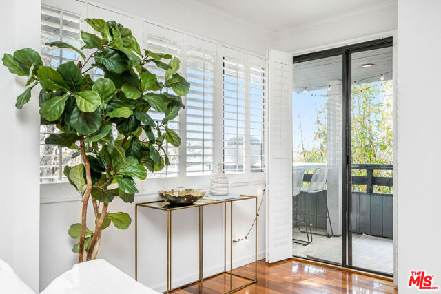 1830 Westholme Avenue, Los Angeles CA: https://media.crmls.org/mediaz/ca0e973a-4627-4c16-b752-0cce1376bf3a.jpg