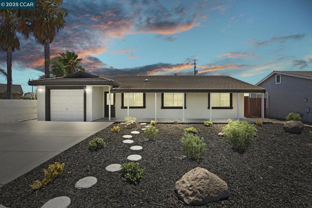458 Aztec Ln