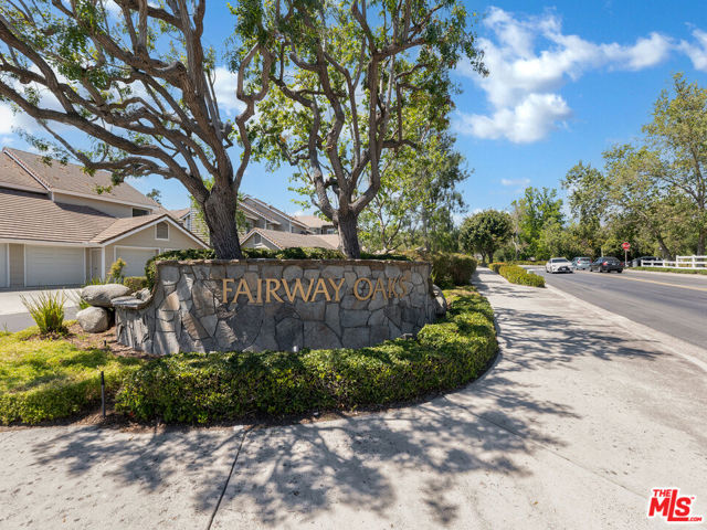 24 Green Brier Circle, Coto de Caza CA: https://media.crmls.org/mediaz/ca0f41f1-9864-4b97-a3b5-b05e1255941d.jpg