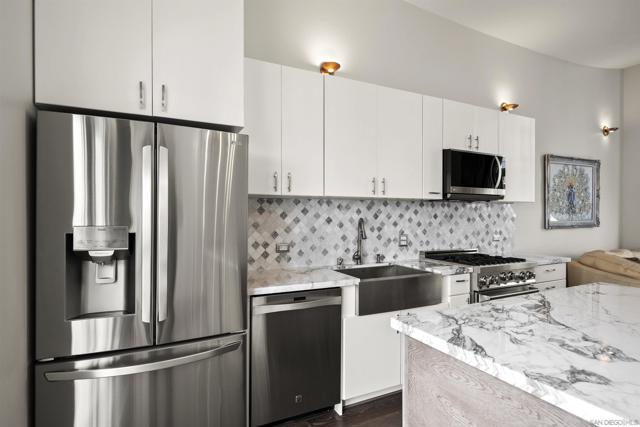 3788 Park Blvd, San Diego CA: https://media.crmls.org/mediaz/ca0f4f49-7a45-4e70-a295-1071b2ba0429.jpg
