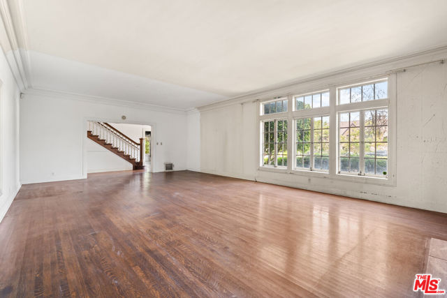 443 S June Street, Los Angeles CA: https://media.crmls.org/mediaz/ca0f5087-55df-4e46-bc8c-72aaa58b9224.jpg