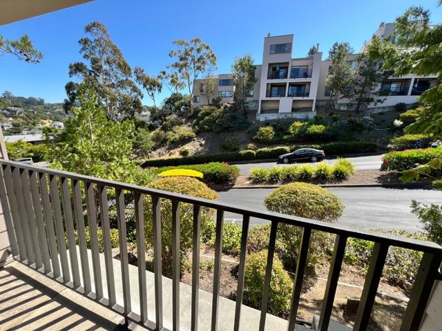Image 11 of 32 For 805 Via Casitas