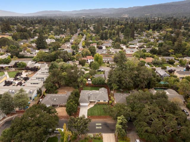 1098 Muir Way, Los Altos CA: https://media.crmls.org/mediaz/ca0f8426-6576-43ba-aaa2-d5ec59927e4a.jpg