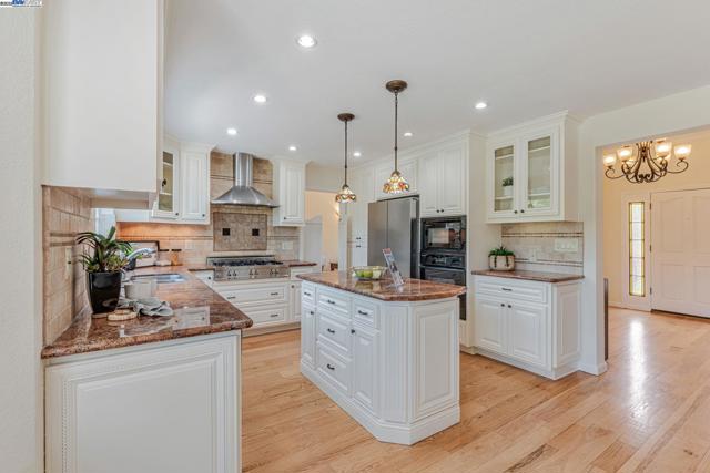 483 Becado Place, Fremont CA: https://media.crmls.org/mediaz/ca104267-57ee-465d-86f4-0cb4f1b26746.jpg