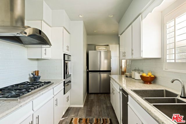 2533 Lombardy Boulevard photo 10